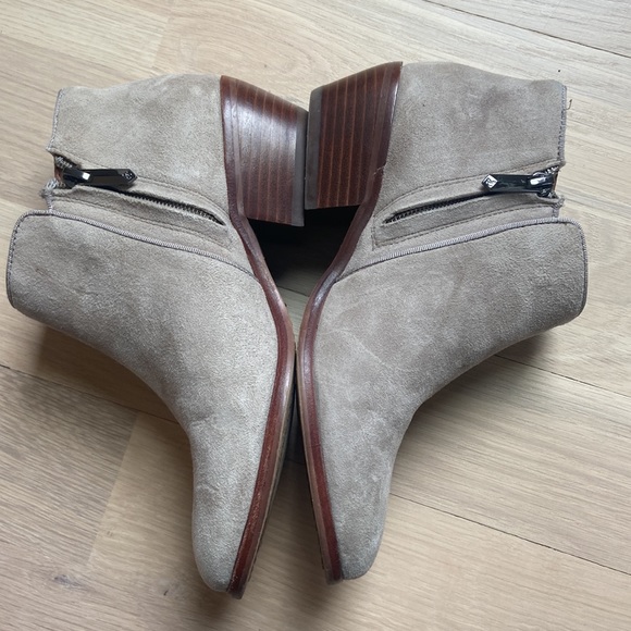 Sam Elderman Suede Ankle Booties (women’s size 5) - Picture 3 of 6